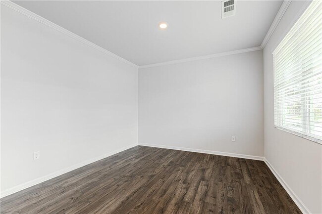 Building Photo - 545 King Vlg