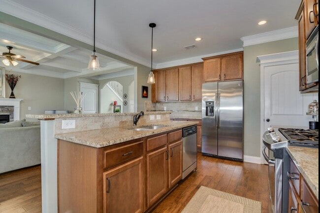 Building Photo - 5464 Everlook Cir