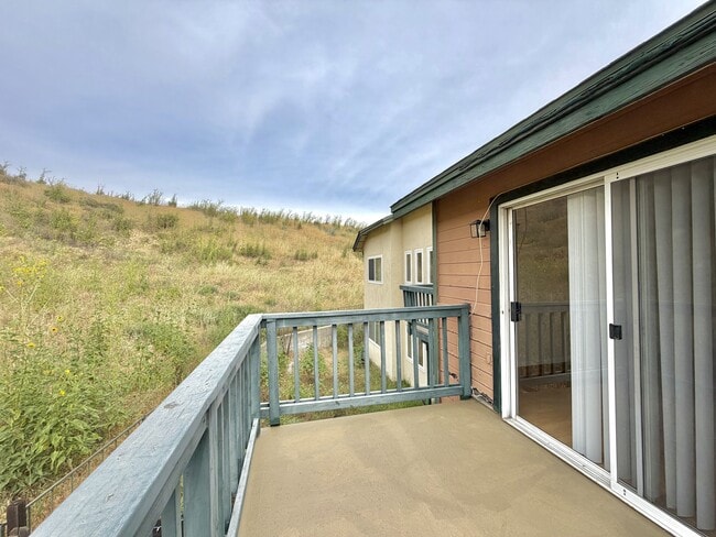 Building Photo - 2660 Twain Dr