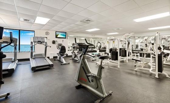 Building Photo - 3725 S Ocean Dr
