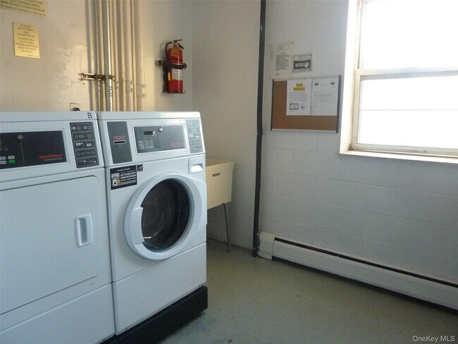 Building Photo - 35 Park Ave