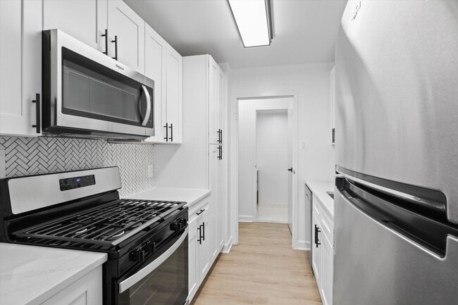 Building Photo - 301 N Beauregard St