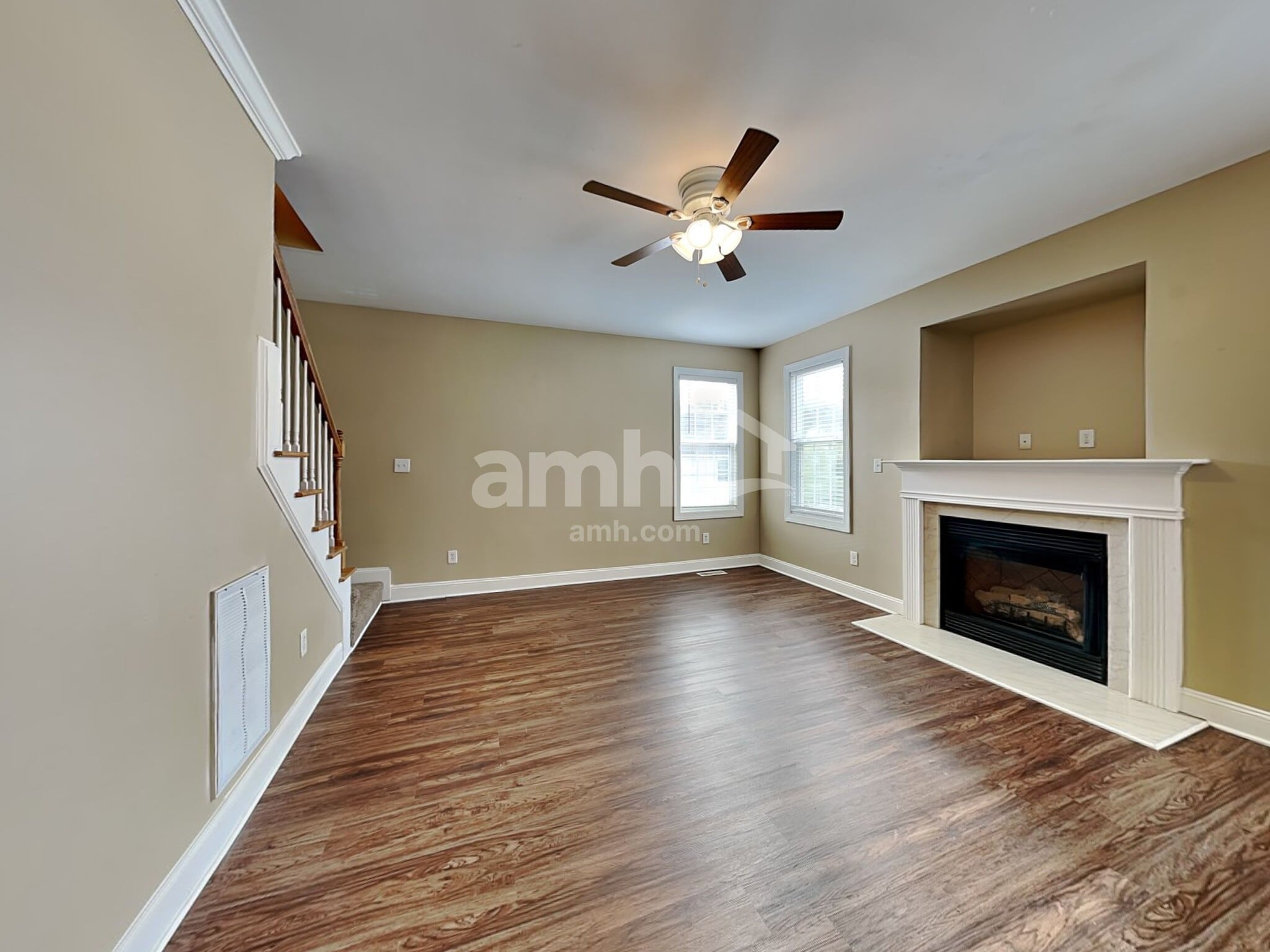 Building Photo - 3128 Skycrest Dr