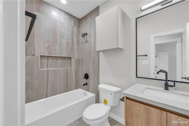 Building Photo - 24 N 25th St