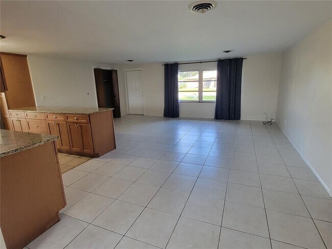 Building Photo - 612 Porpoise Rd