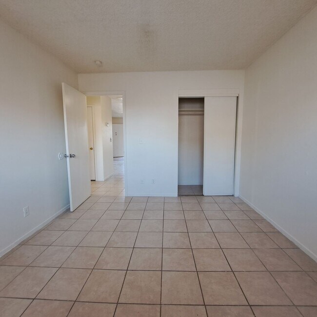 Building Photo - 6975 Dunsbach Way