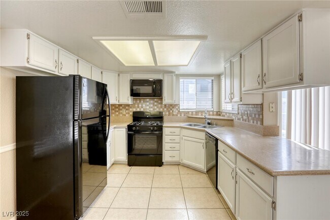 Building Photo - 3922 Gulliver St