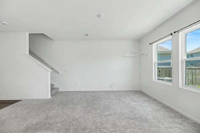 Building Photo - Ocean Farm Dr