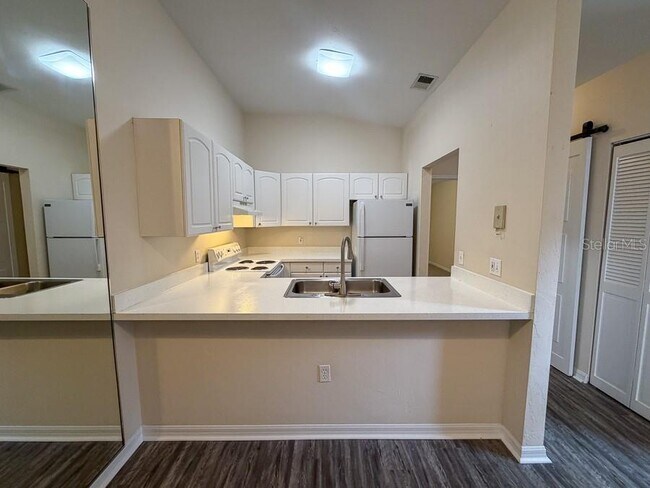 Building Photo - 4003 SW 27th St