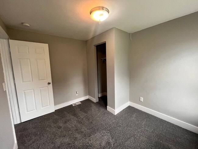 Building Photo - HM 1520/1522 8th Ave- PENDING SALE KATY GL...