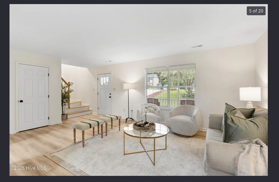 Building Photo - Room in House on Country Ln