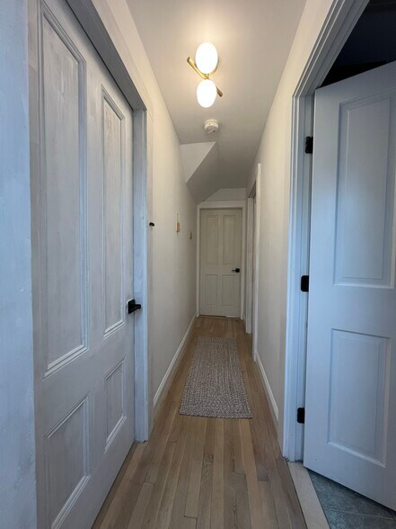 Building Photo - 65 Moulton St