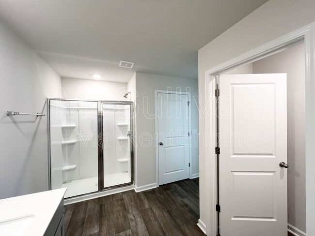Building Photo - 2932 Egert Dr