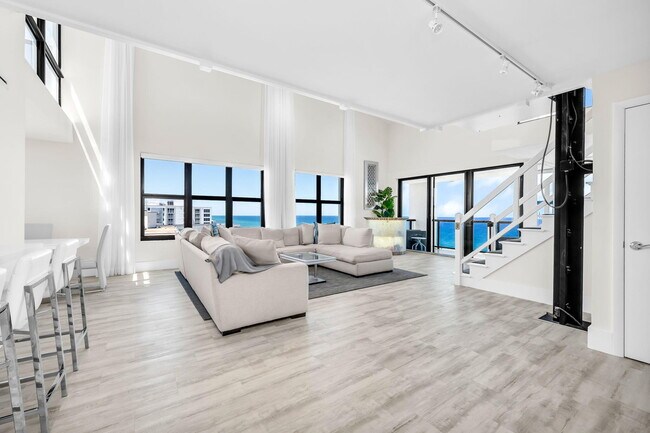 Building Photo - 3115 S Ocean Blvd