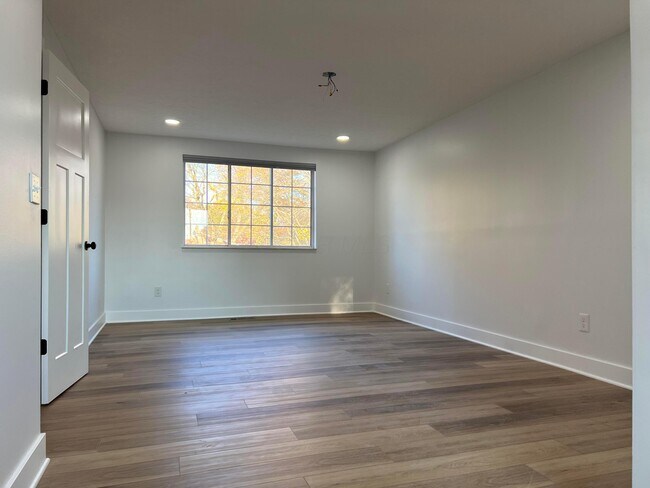 Building Photo - 9938 Melody Ln