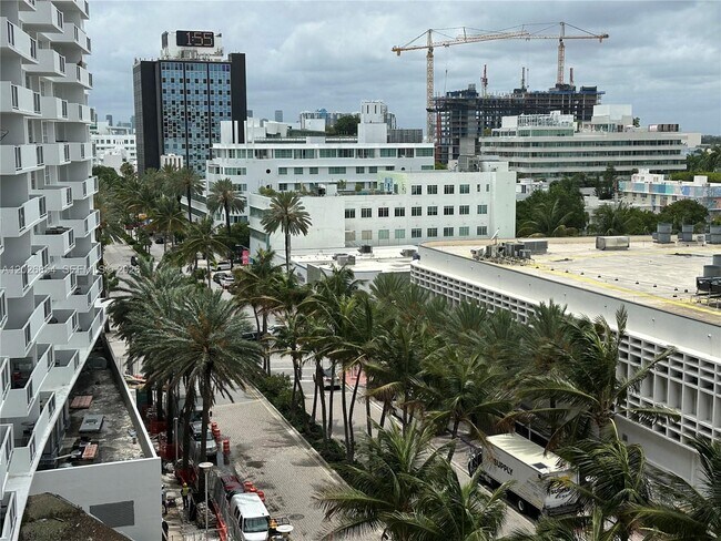 Building Photo - 100 Lincoln Rd