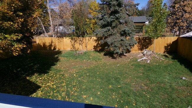 Building Photo - 924 Queens Ct