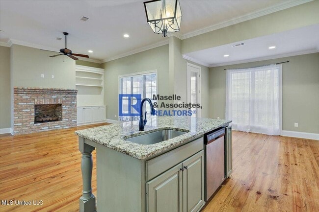 Building Photo - 4 Bed/3 Bath Home in Clinton in Copper Creek