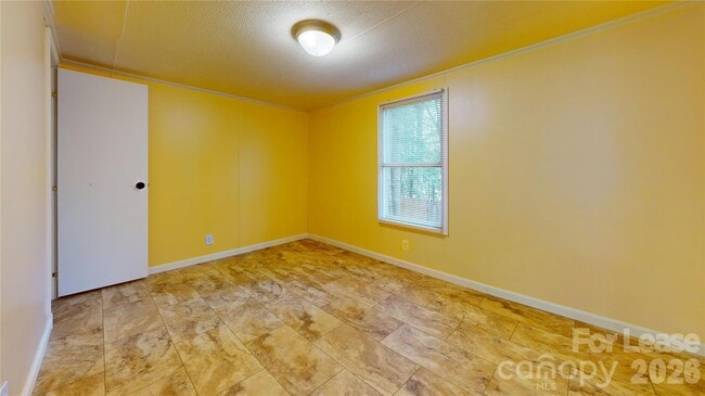 Building Photo - 4120 Glenola Dr