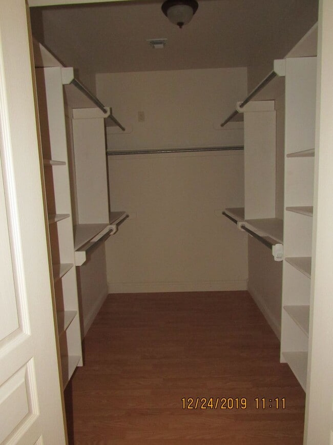 Building Photo - Fantastic Condo located close to Ft. Sill, Shopping and Restaurants Handicap Accessible! No Pet H...