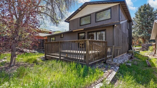 Building Photo - Spacious Home for Rent in Glenwood Springs – Great Location, No HOA!