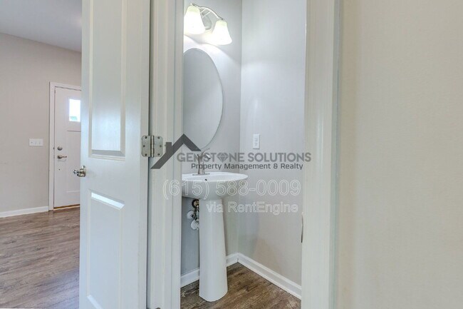 Building Photo - 2704 Orleans Dr