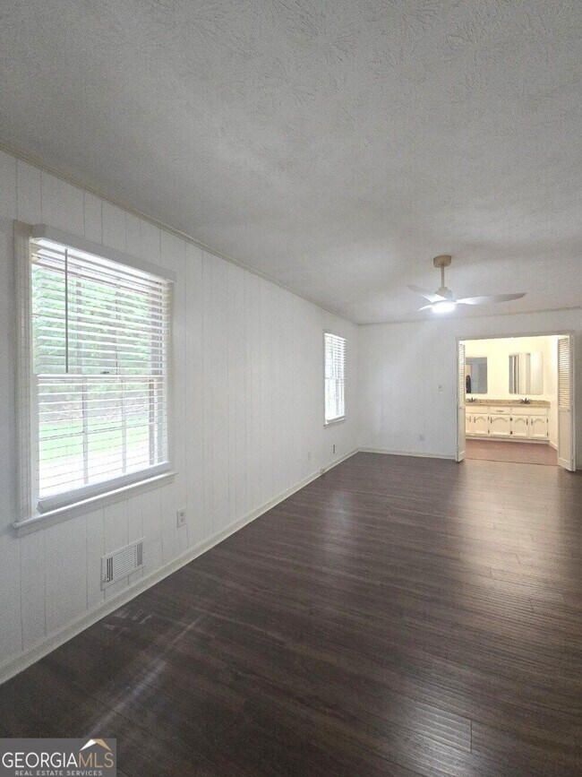 Building Photo - 2821 Meadowlark Trail NW