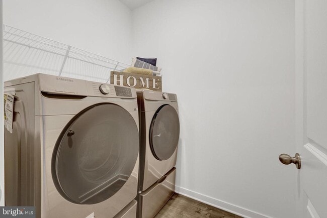 Building Photo - 20941 Bluebird Sq