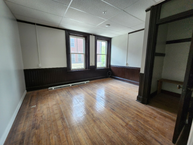 Building Photo - 10 Langdon St