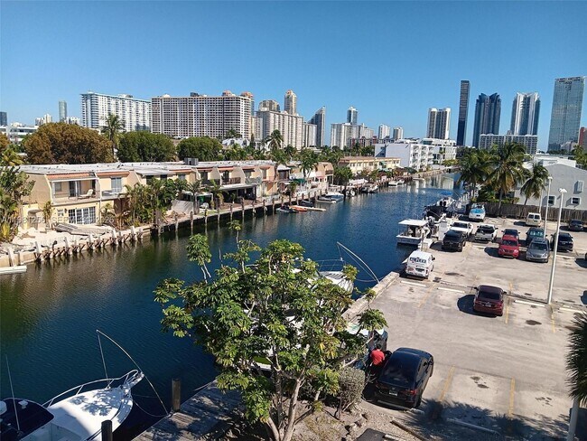 Building Photo - 3703 NE 166th St