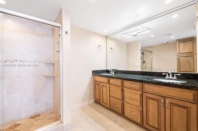 Building Photo - 3700 Galt Ocean Dr