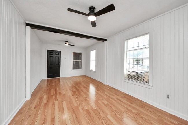 Building Photo - 3804 Lila St