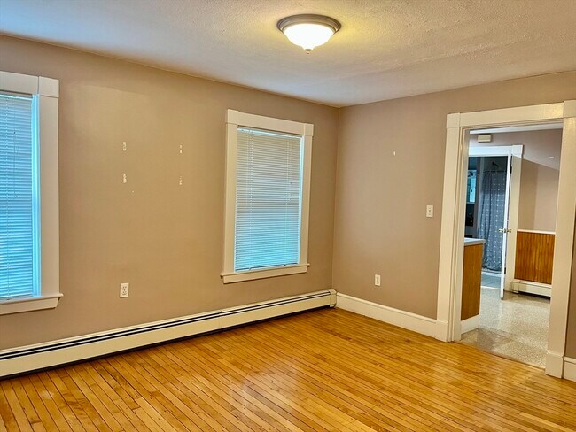 Building Photo - 54 Lewis Ave