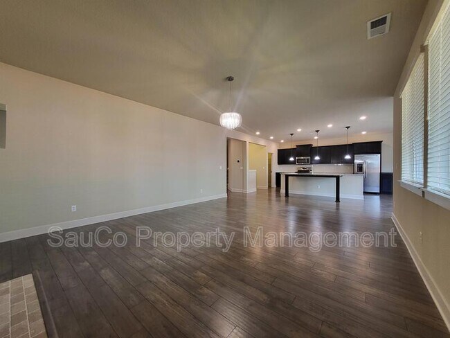 Building Photo - 5301 SE Thornapple St
