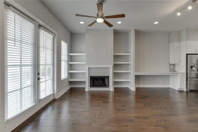 Building Photo - 721 Taylor Ct