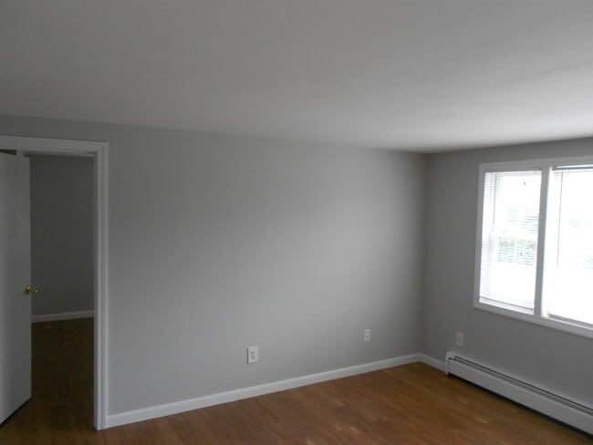 Building Photo - 64 Center St