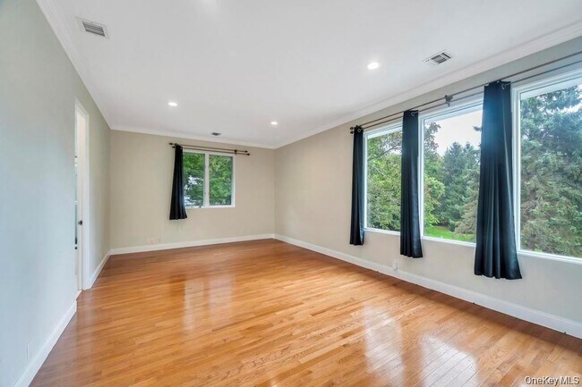 Building Photo - 25 Wildwood Dr