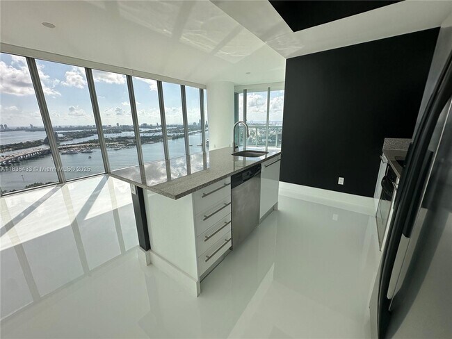 Building Photo - 888 Biscayne Blvd