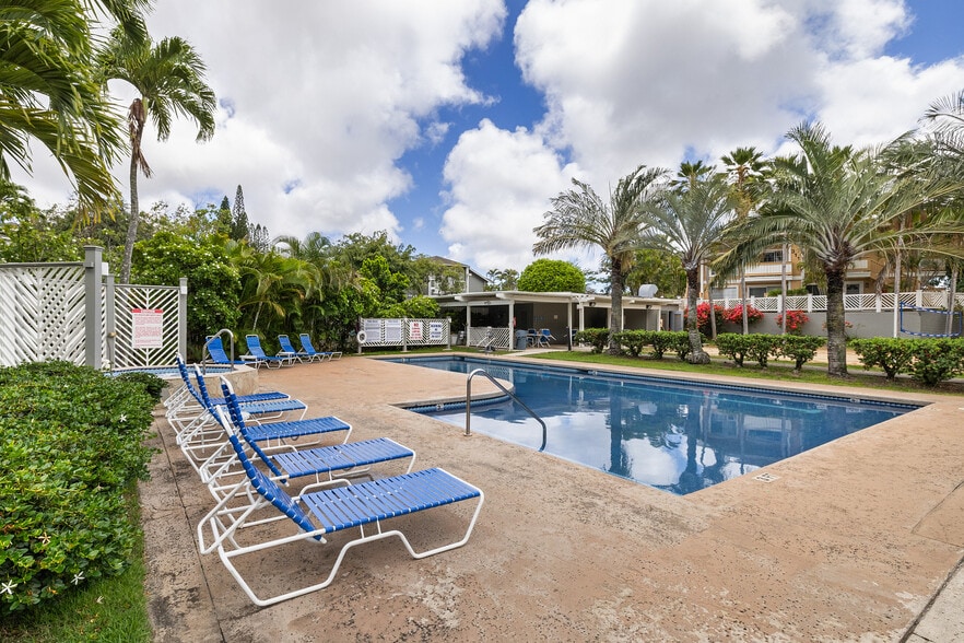 Building Photo - 393 Mananai Pl