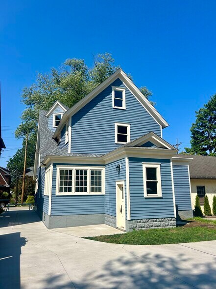 Building Photo - 621 Cherry St