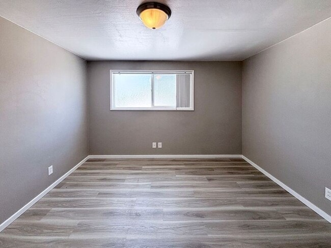 Building Photo - 1111 W 6th Ave