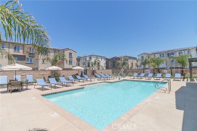 Building Photo - 2317 W Broadway