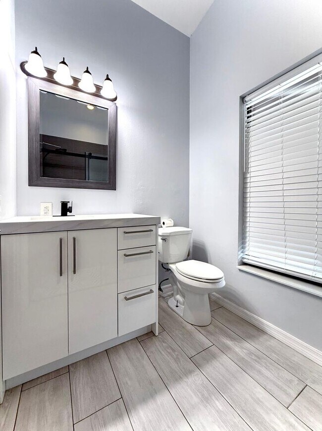 Building Photo - Beautiful house for rent