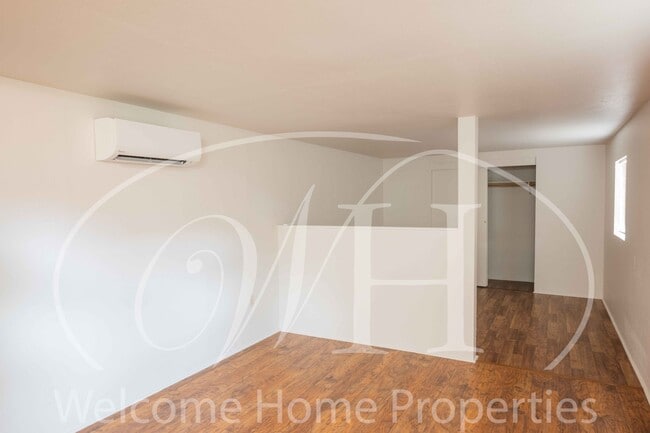 Building Photo - 518 SE 12th St