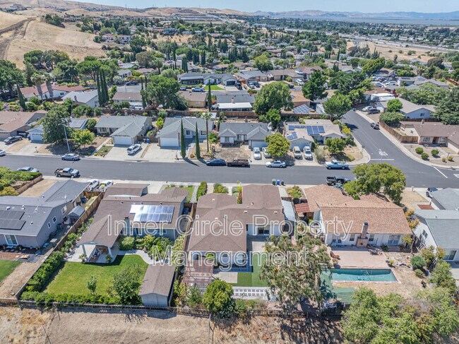 Building Photo - 2225 Mt Whitney Dr