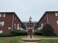 Building Photo - 191 N Beverwyck Rd