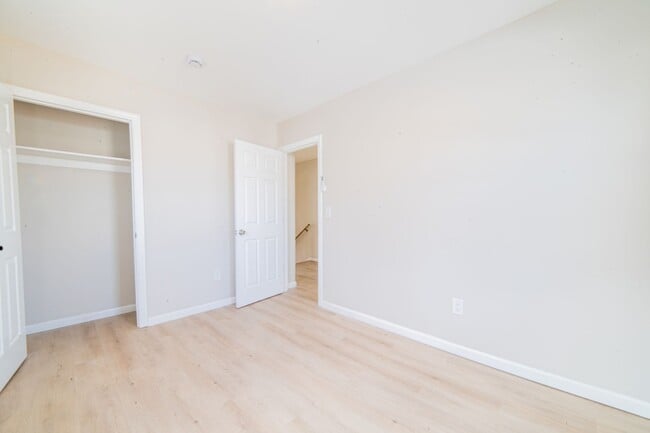 Building Photo - 115 N Delancy Pl