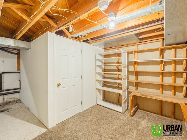 Building Photo - For Rent – Spacious 5 Bedroom Home in Spokane Valley