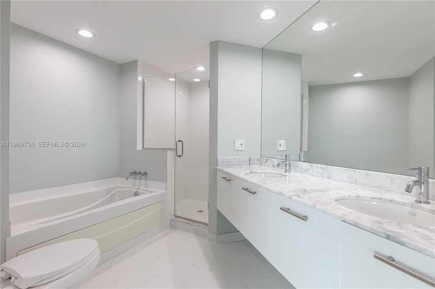 Building Photo - 500 Brickell Ave