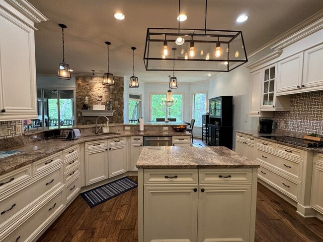 Building Photo - 1504 Big Creek Cove